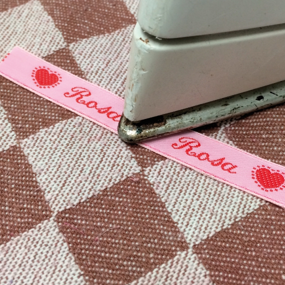 Einbügel&shy;etikett